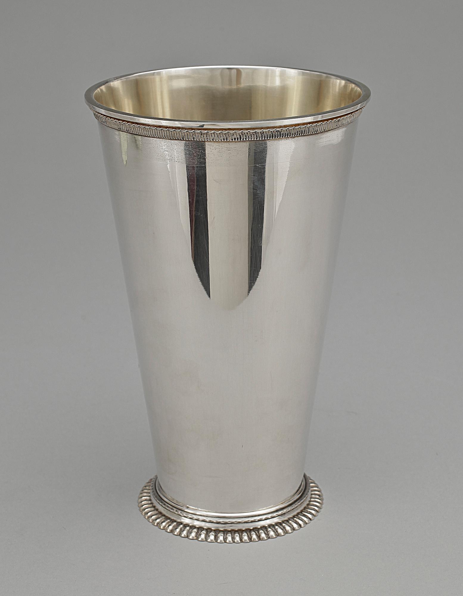 BÄGARE, silver CG Hallberg, Stockholm 1949. totalvikt 548 gr.