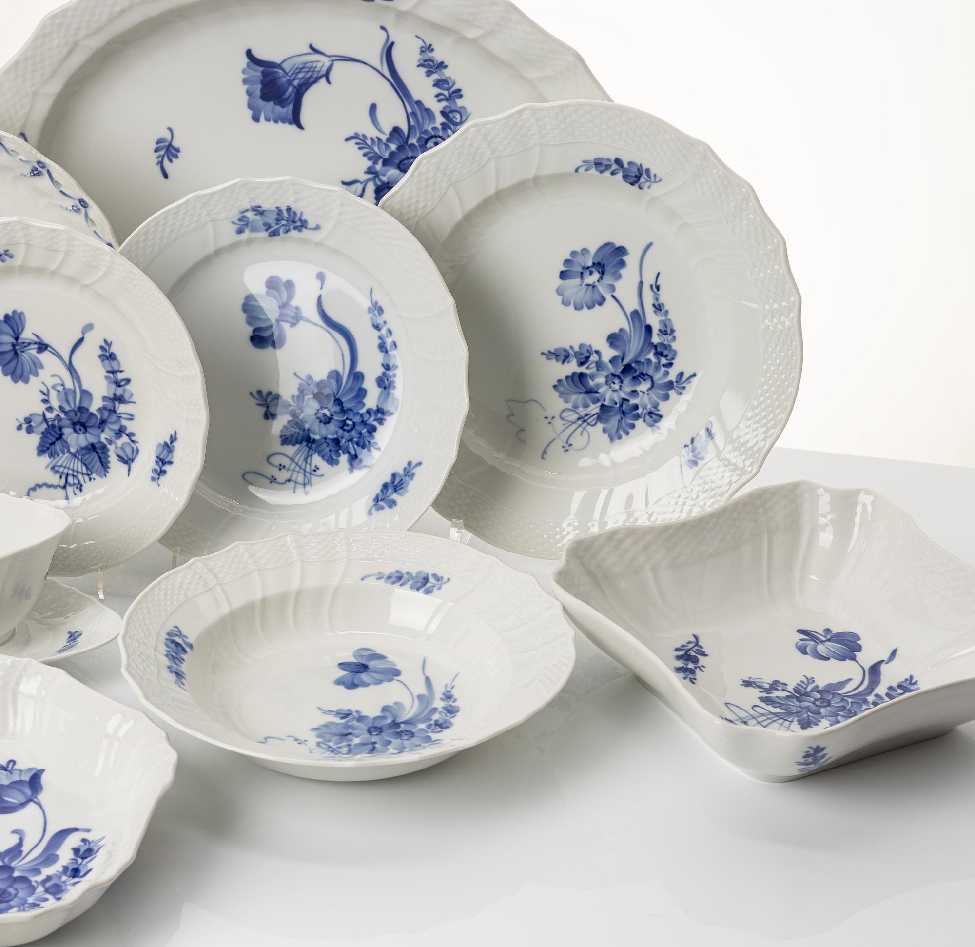 Royal Copenhagen, dinner service, 37 pieces, "Blue Flower", Denmark.