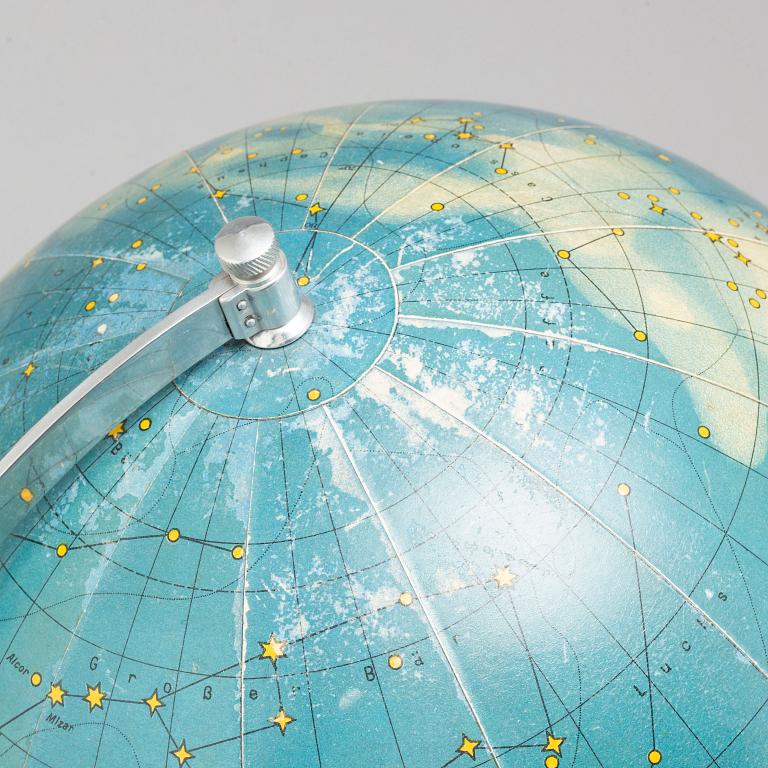 Celestial globe, Columbus-Himmelsglobus, Columbus Verlag Paul Oestergaard K.G. Berlin - Lichterfelde, mid 20th Century.