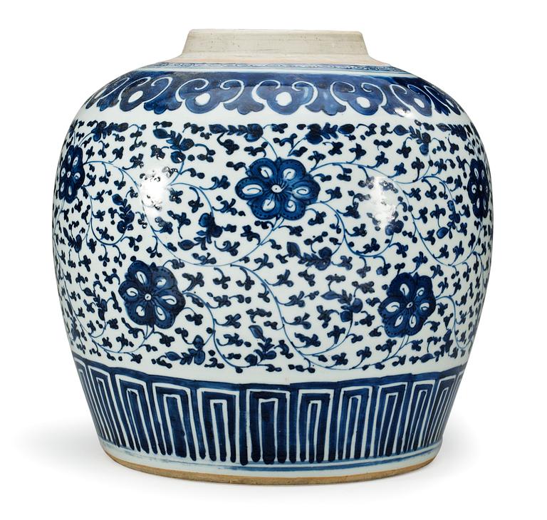 A blue and white jar, Qing dynasty 19th cent.