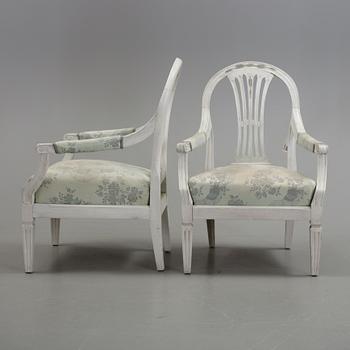SOFFA OCH KARMFÅTÖLJER 1 par, gustaviansk stil, 1900-talets första hälft.