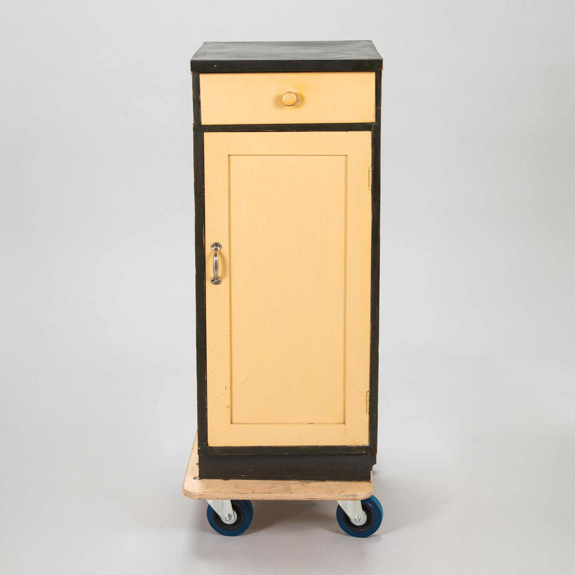 Apteekin tiski/ senkki, Sauvo, 1900-luvun aku.