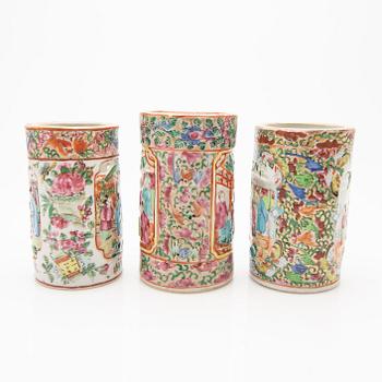 A porcelain set, 8 pieces, Canton, 19th century, China.