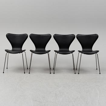 ARNE JACOBSEN, stolar, 4 st, "Sjuan", Fritz Hansen, Danmark, 2016.