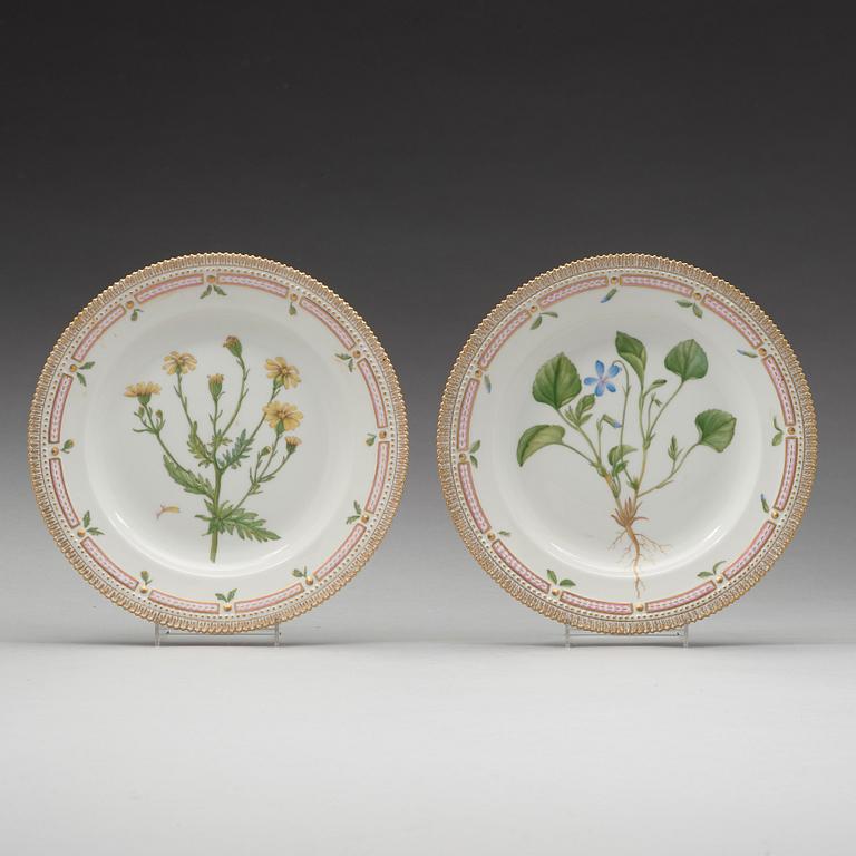 TALLRIKAR, sju stycken, porslin. "Flora Danica", kunglig dansk, 1900-tal.