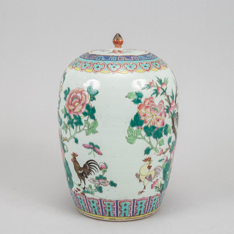 A famille rose vase, China, early 20th Century.