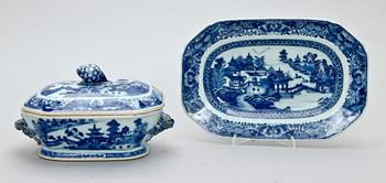 SMÖRTERRIN OCH FAT, porslin, Kina, Qianlong, 1700-tal.