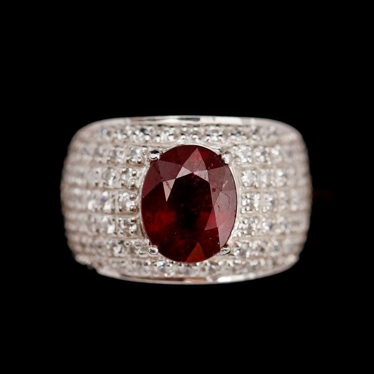 RING, förgyllt silver, rubin ca ca 4.0 ct.