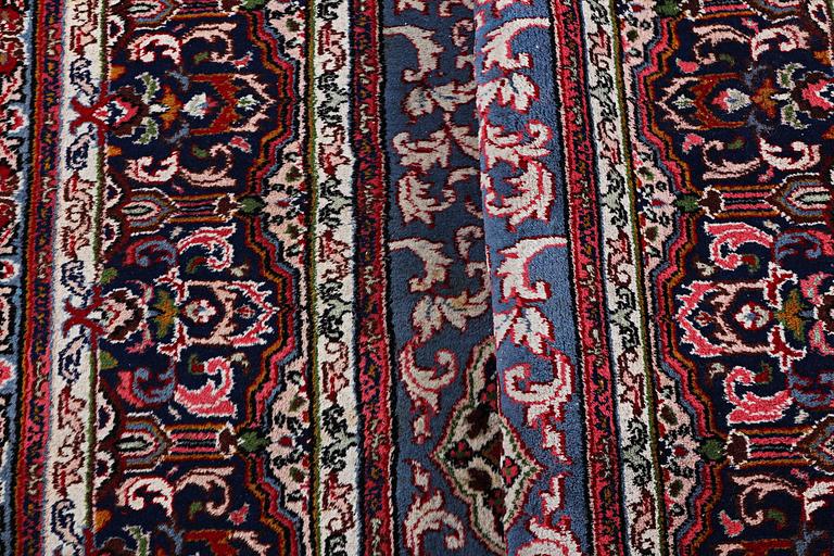Matta Kirman, ca 394 x 310 cm.