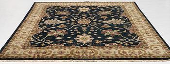 Matta, ca 295 x 240 cm.