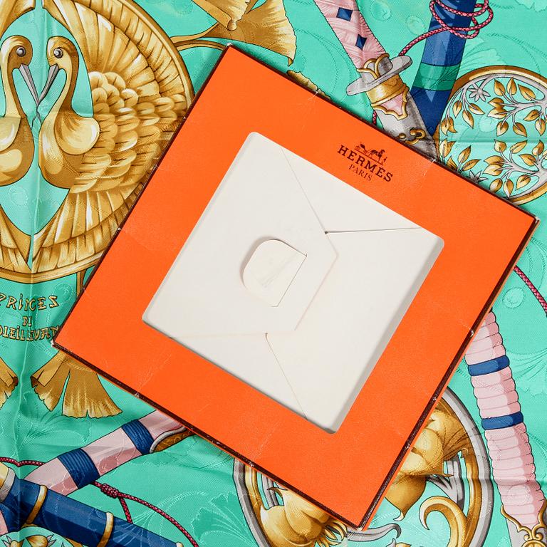 SCARF, "Daimyo Princes Du Soleil Levant", Françoise Façonnet, Hermès, Paris.