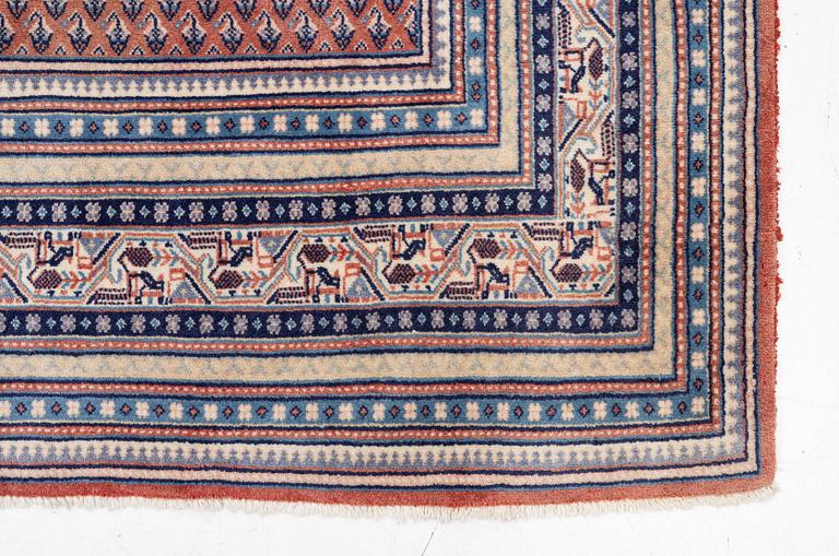 A Mahal carpet a. 324 x 239 cm.