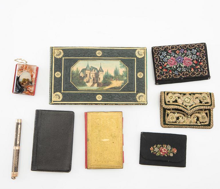 Diverse skrivföremål, bla bok med danskort, reservoarpenna, poesihäfte mm, 1800/1900-tal.