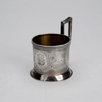 TEGLASHÅLLARE, silver, Ryssland 1886. Vikt 123,5 g.