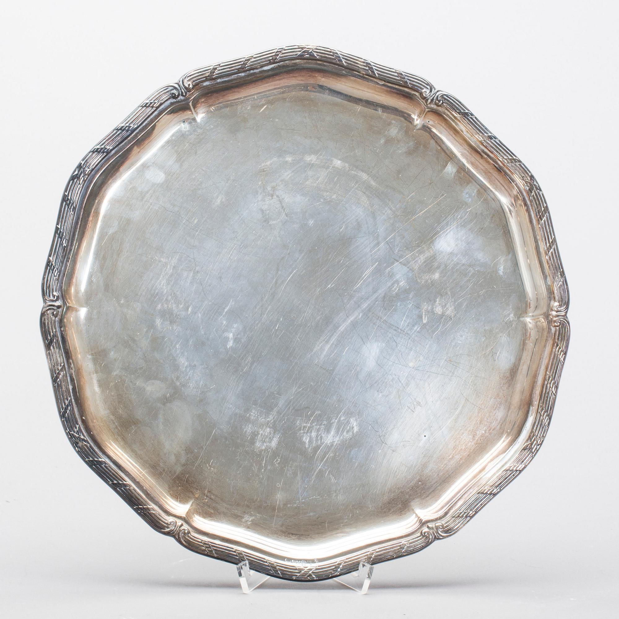 BRICKA, silver, Svensk importstämpel, vikt ca 700 gram.