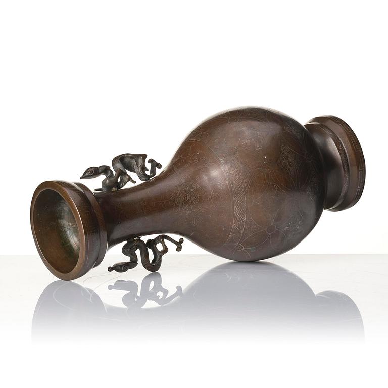 A bronze vase, Japan, Meiji (1868-1912).