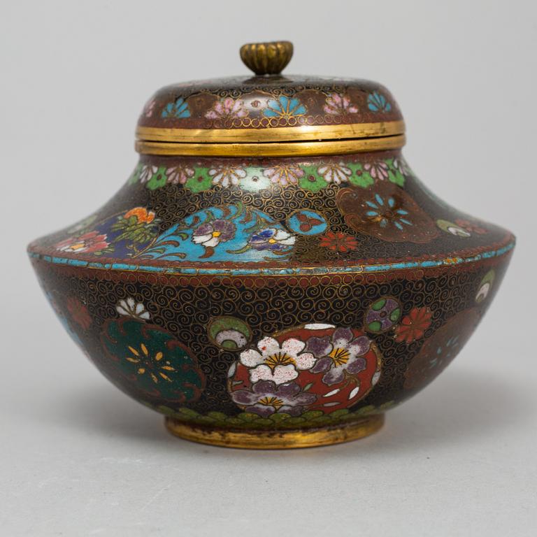 A Japanese cloisonne jar with cover, 20th Century.