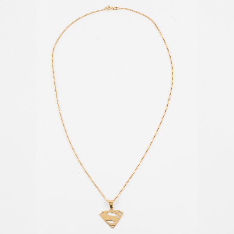 Pendant with chain and a pair of earrings, 18K gold, in the form of Superman/Superwoman logo.