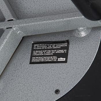 Borek Sipek, nojatuoleja, pari "Ota Otanek", Vitra, jälkeen 1988.