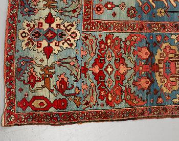 A carpet, antique Heriz/Bakshaish, ca 633-645 x 321-328,5 cm.