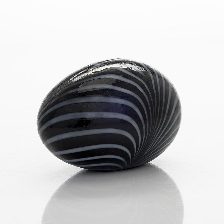 Oiva Toikka, glasägg, signerad O. Toikka Nuutajärvi.