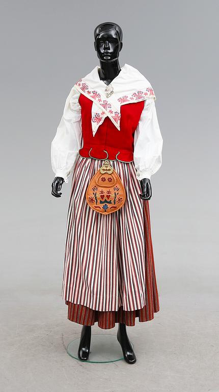 FOLKDRÄKT, 8 delar, Skedevi, Östergötland, 1900-tal.