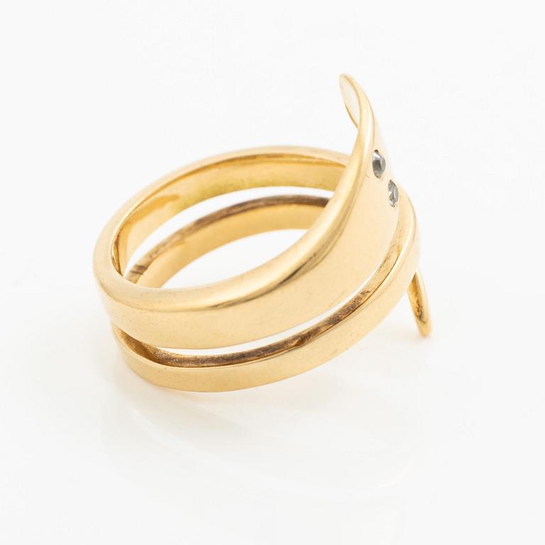Sven-Erik Högberg, a ring in the form of a snake, 18K gold with round brilliant-cut diamonds, Gothenburg 1986.