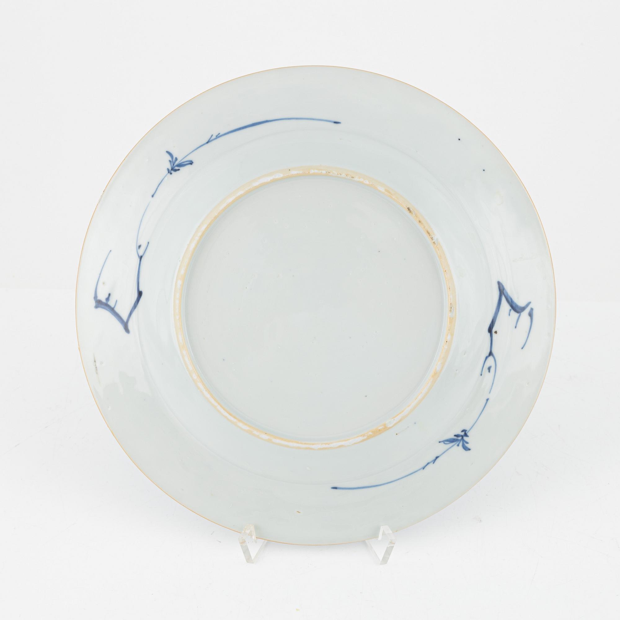 Servisdelar, porslin, 43 st, Kina, Qingdynastin, mestadels Qianlong (1735-95).