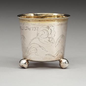 BÄGARE på kulfötter, av Petter Ingemundsson, Uppsala (verksam -1667-1703). Även stämplad Stockholm 
1693. Barock.