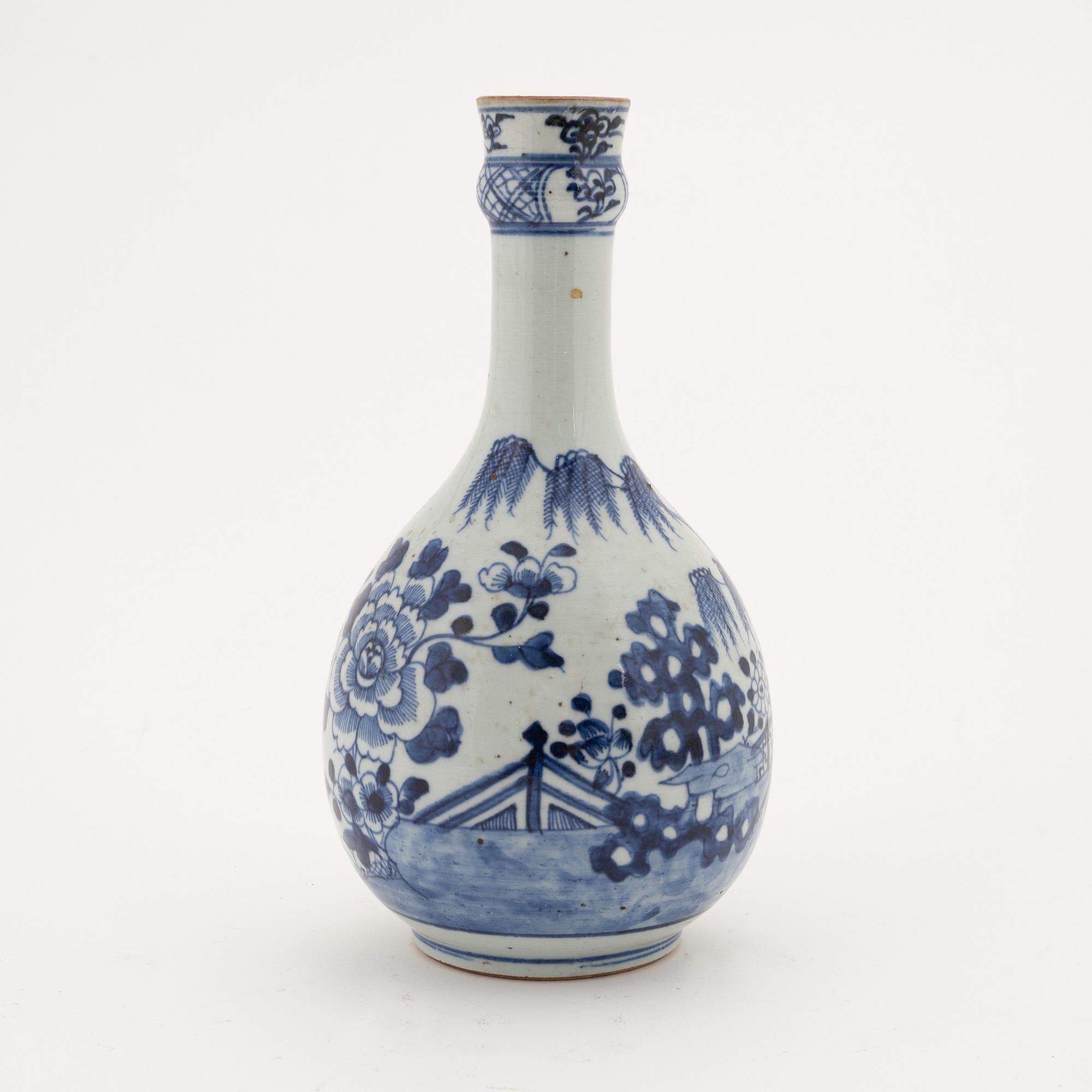 Terrinfat samt vas, kompaniporslin. Kina, Qingdynastin, Qianlong (1736-95).