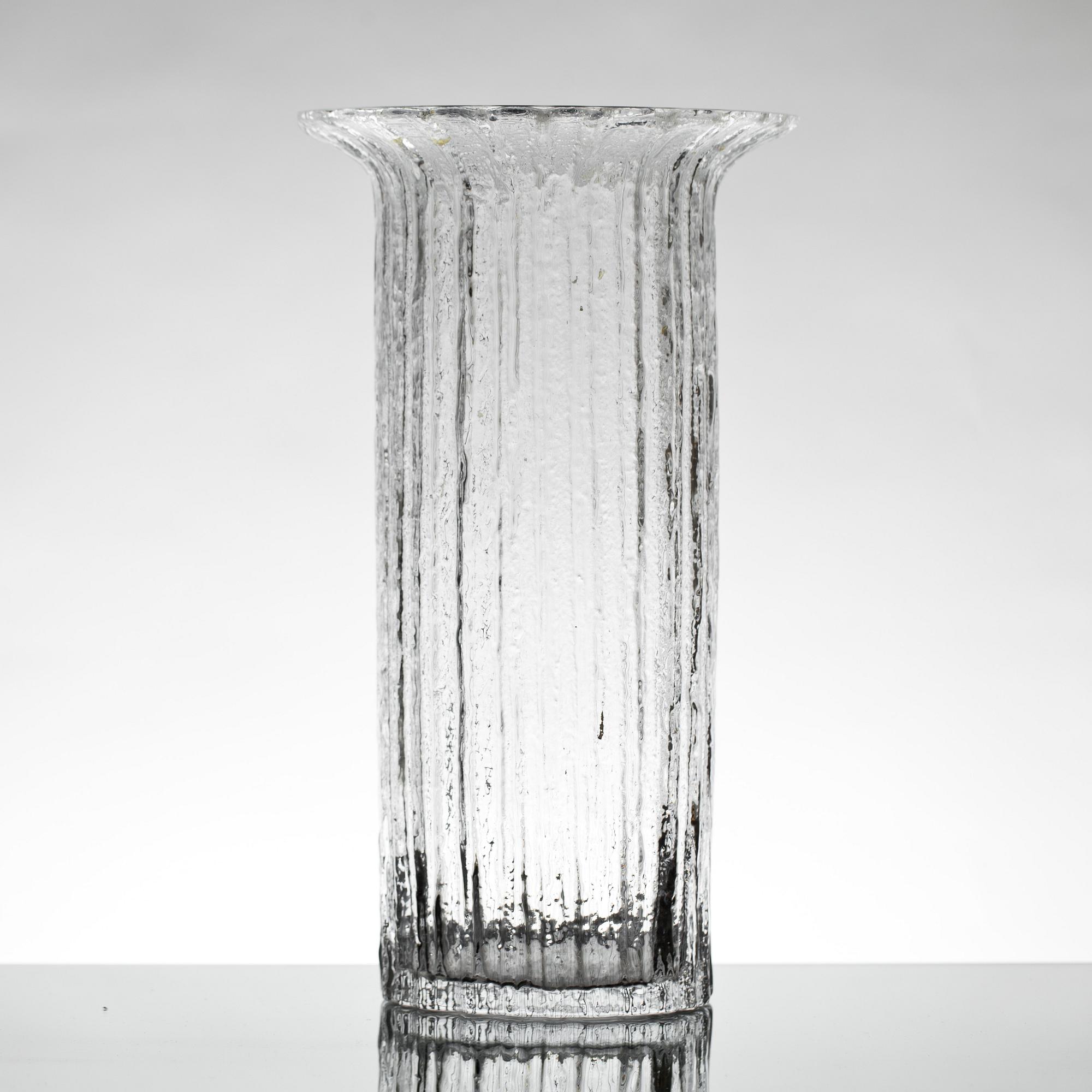 VAS, glas. Timo Sarpaneva, signerad TS.