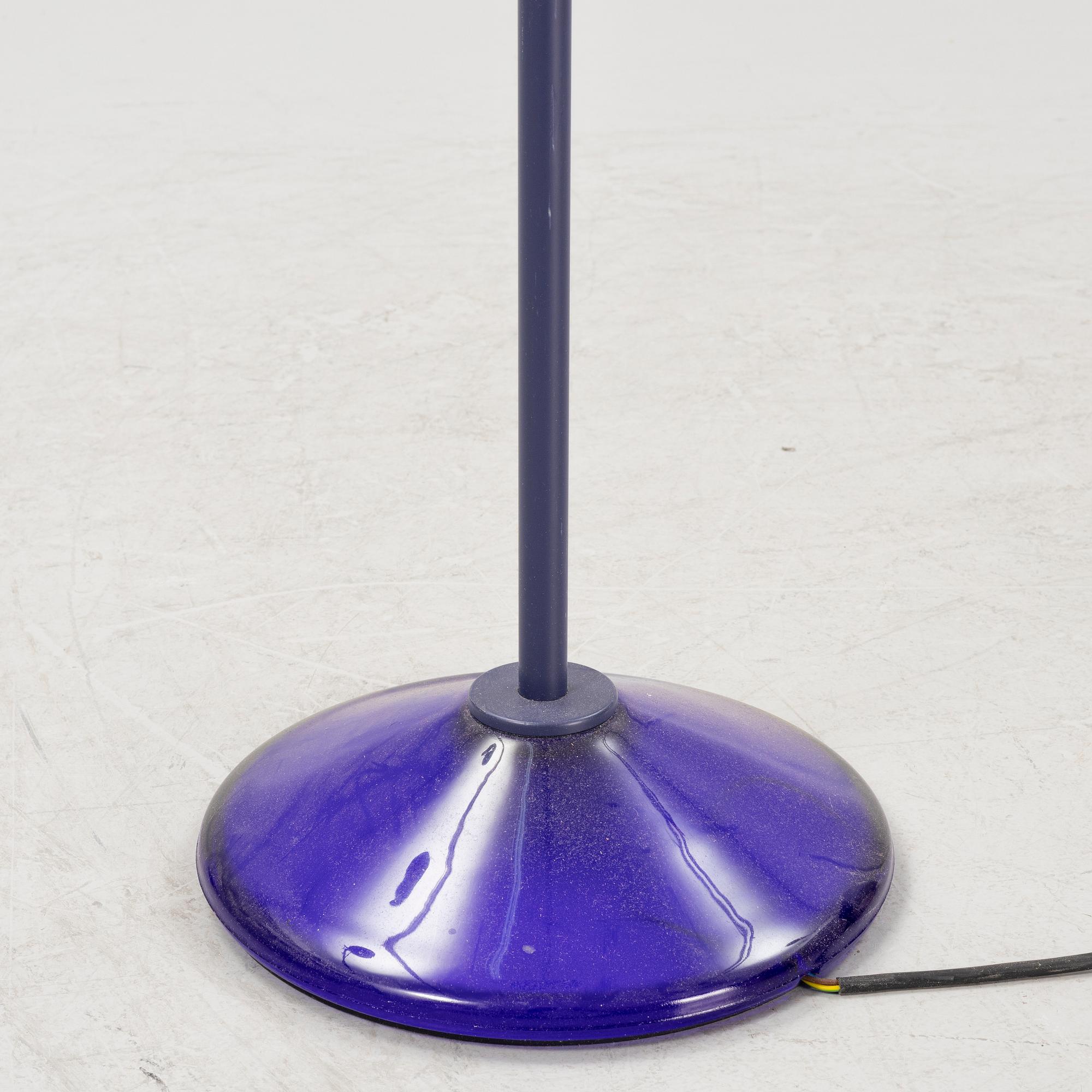 Perry King, Santiago Miranda & Gianluigi Arnald, a 'Jill' uplight from Arteluce/Flos.