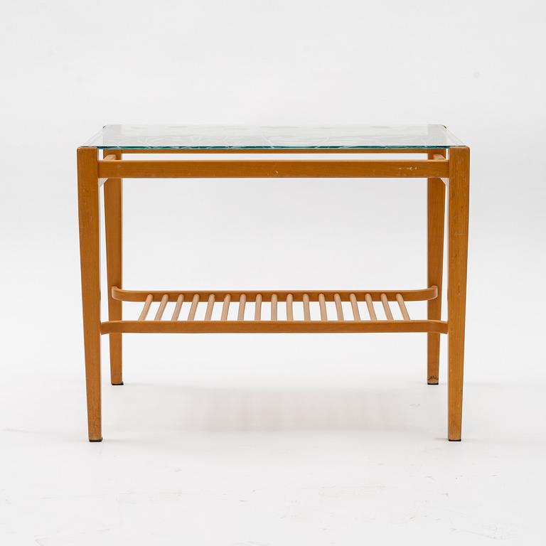 A mid 20th century coffee table.