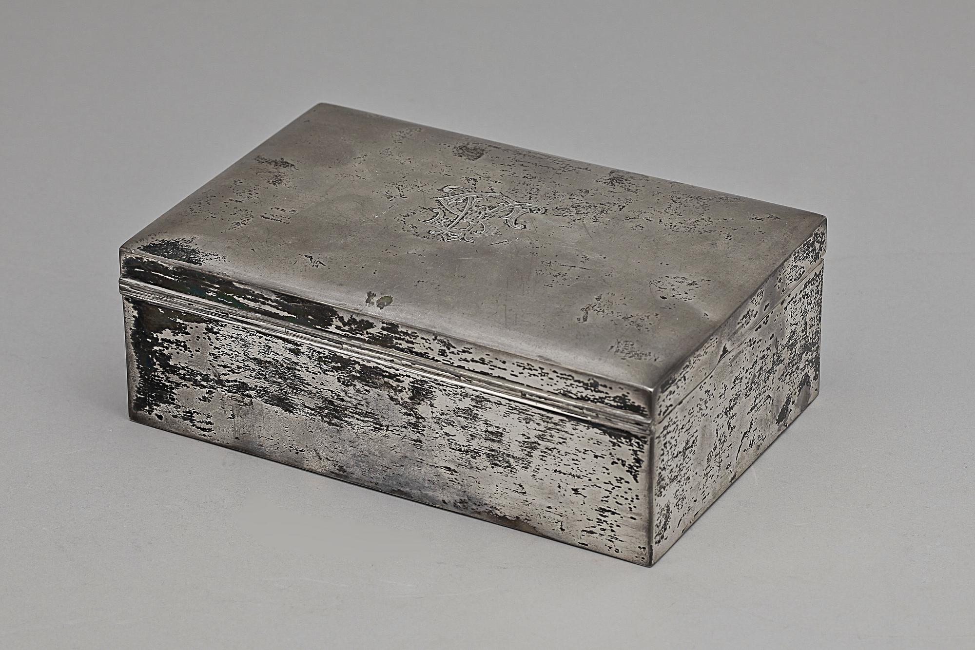 CIGARRSKRIN, silver, K Anderson Stockholm 1913. Tot vikt ca 1690 g.