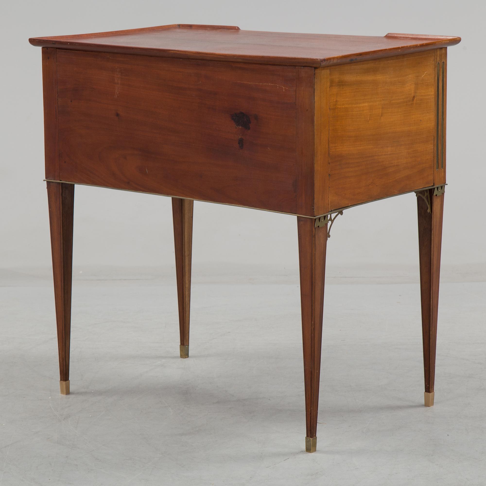 BORD, sengustavianskt, 1700-talets slut.