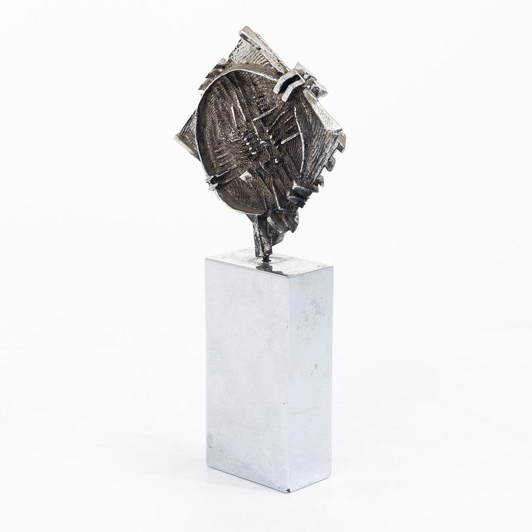 Arnaldo Pomodoro, "Piccola scultura".