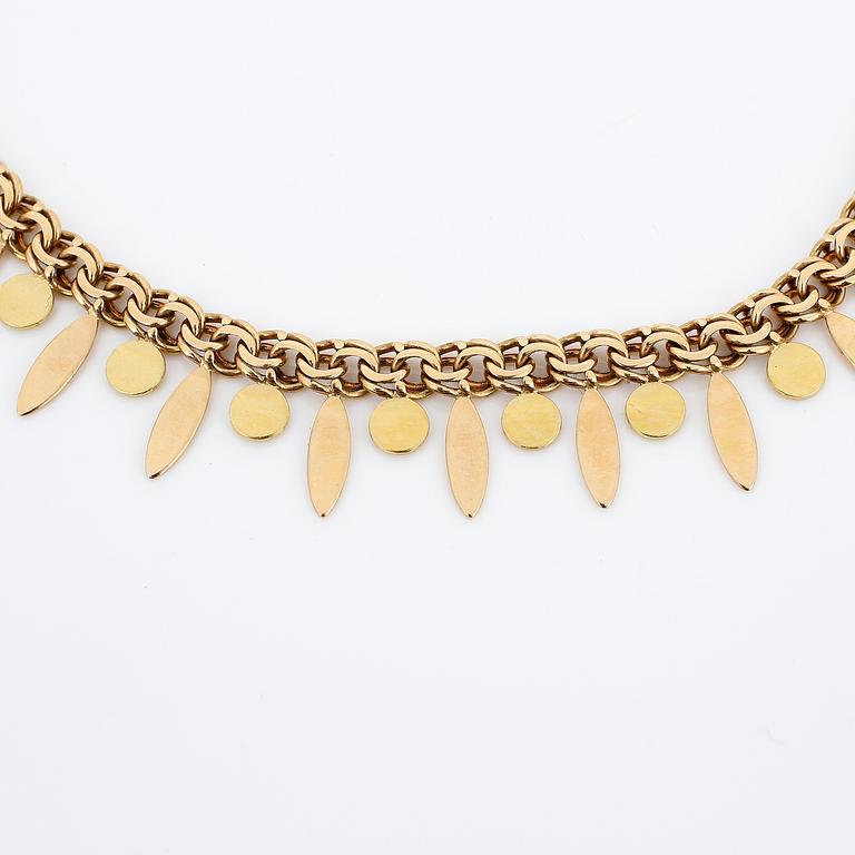 COLLIER, 14K guld. Vikt ca 22,29 g.