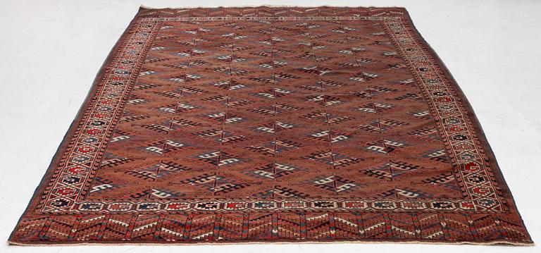 An antique Yomut carpet, ca 336 x 194-202 cm.