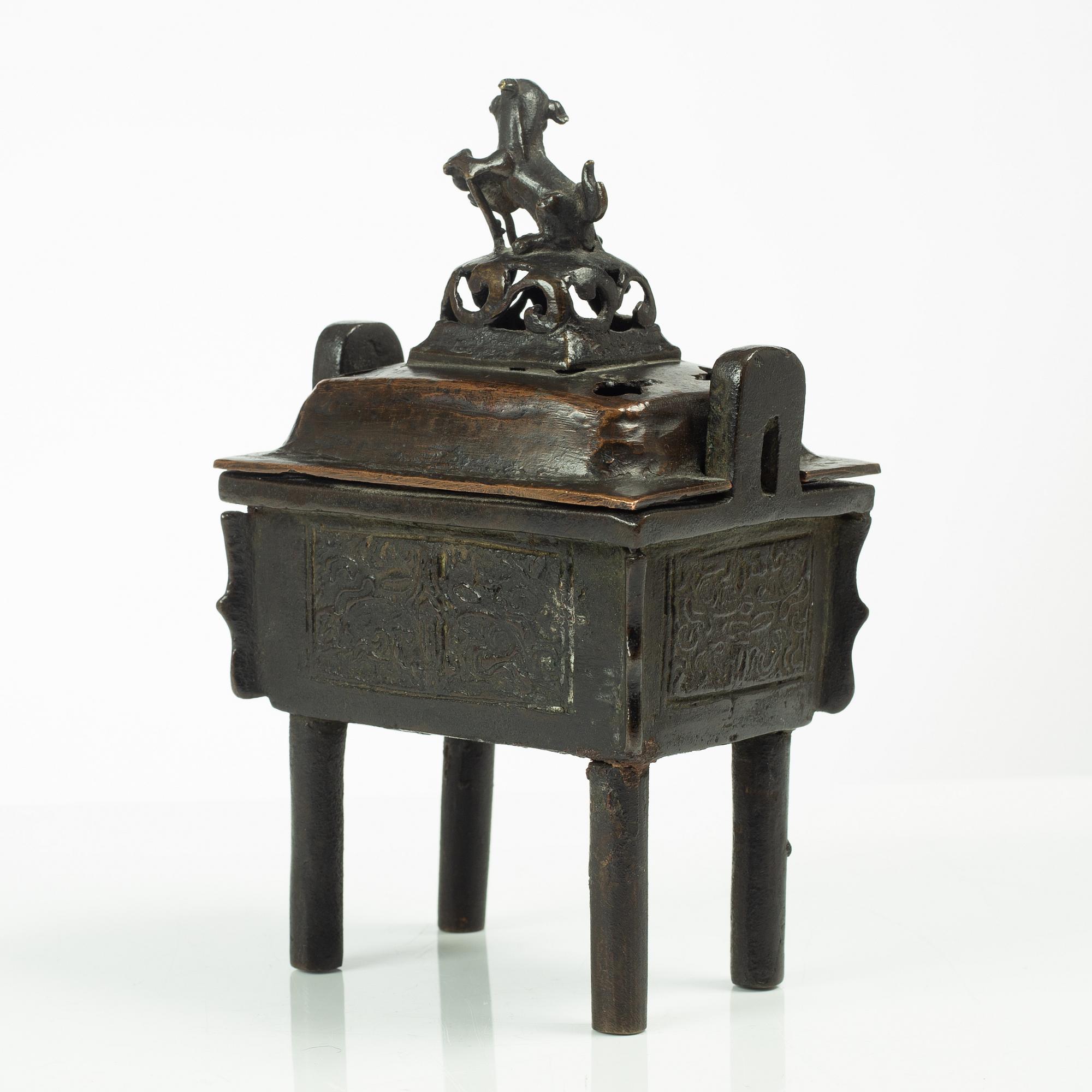 A Chinese bronze censer, Qing dynasty.