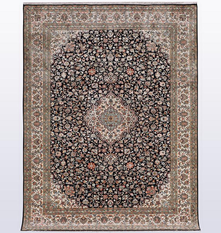 A carpet, silk Kashmir, ca 279 x 195 cm.