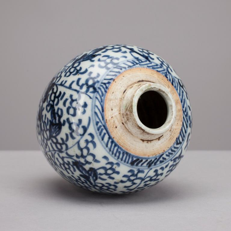 RUUKKU, posliinia, Kiina, 1700-luku.