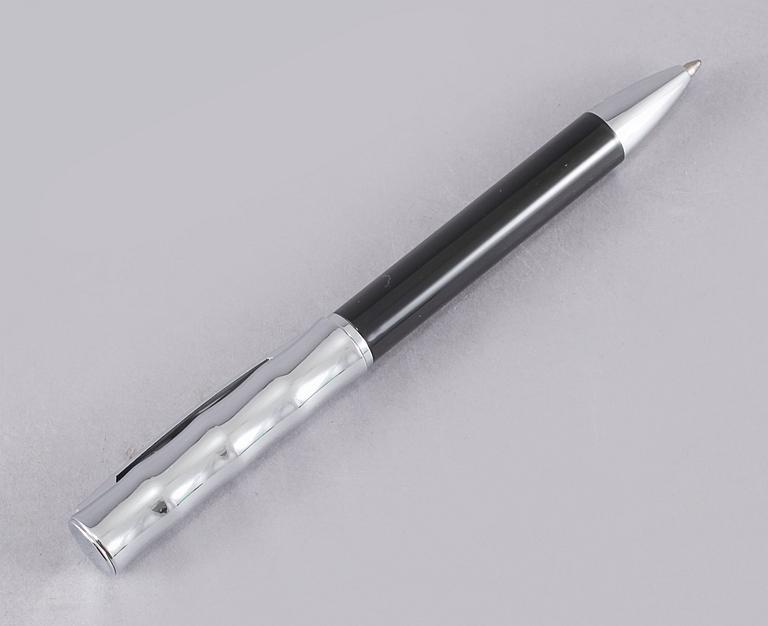 BLÄCKPENNA, Pierre Cardin.