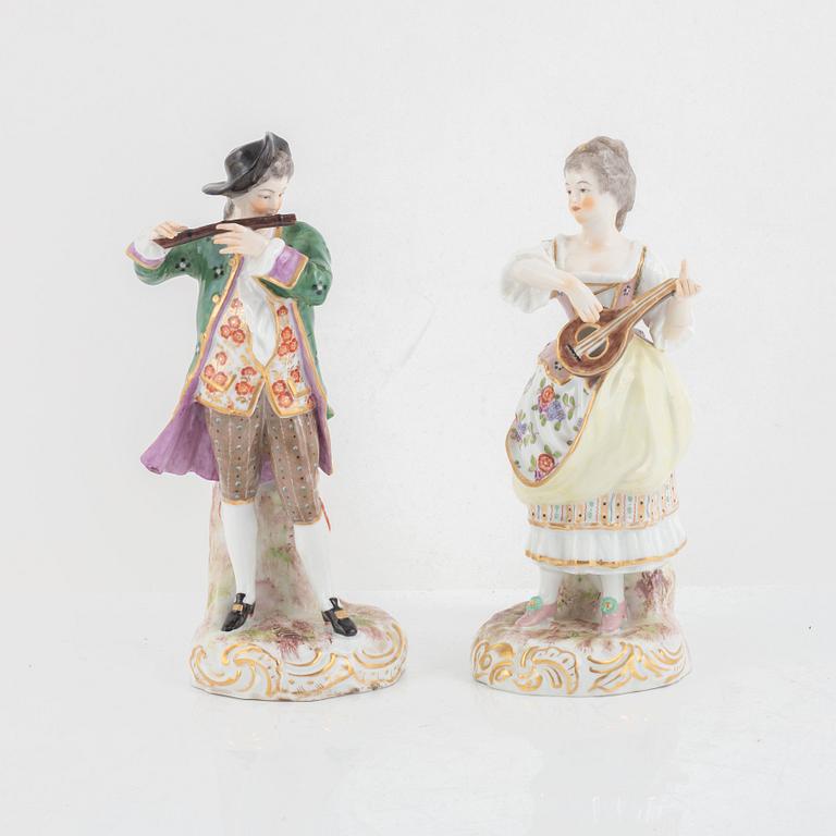 A pair of porcelain figurines, Germany, early 20th Century.