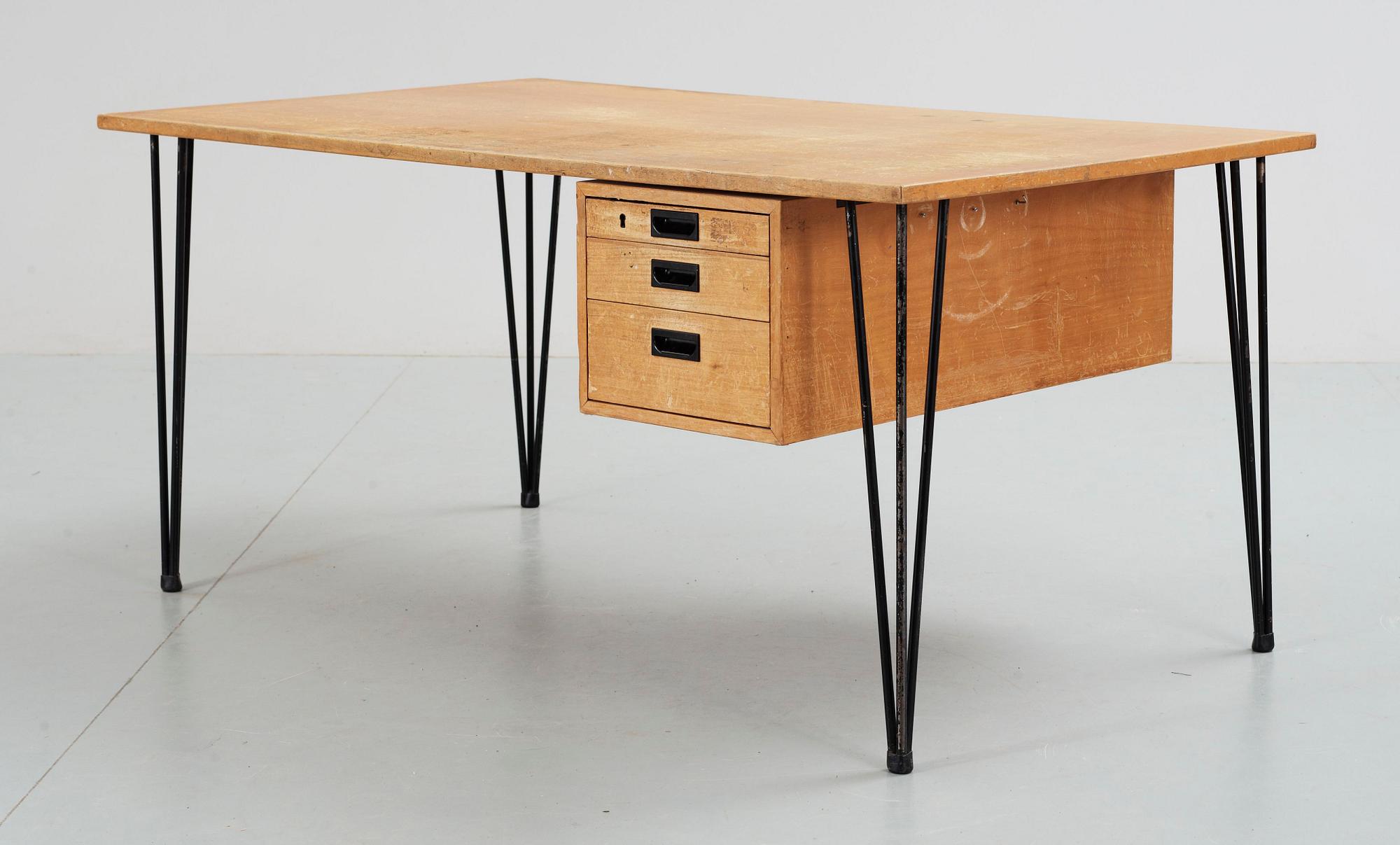 SKRIVBORD. 1950-tal.