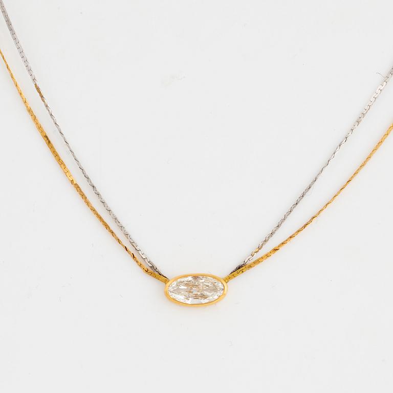 COLLIER, med ovalslipad diamant ca 1 ct.