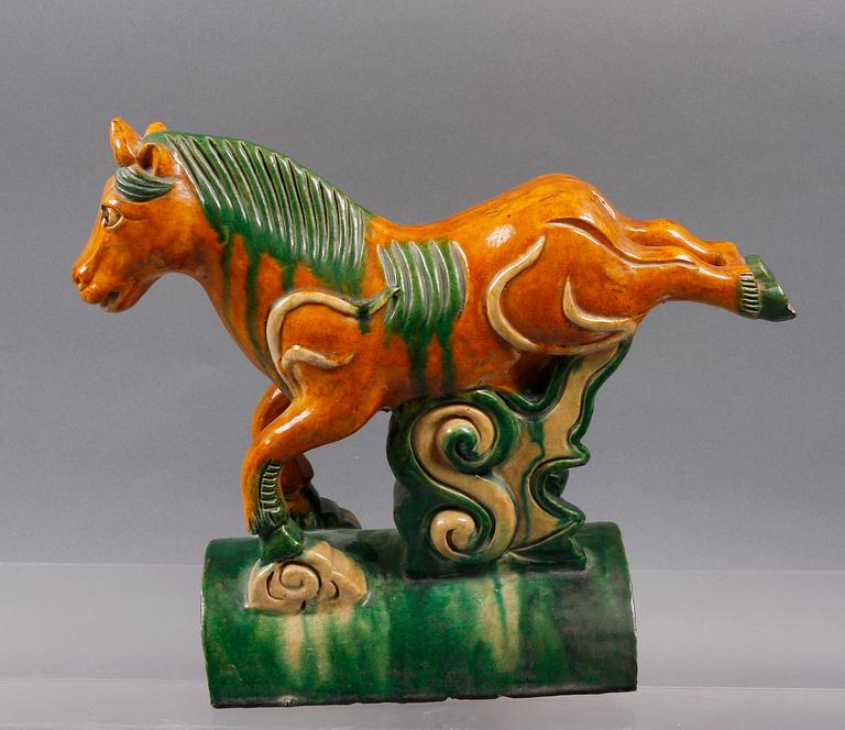 TAKRYTTARE, stengods, Tang-stil, 1900-tal.