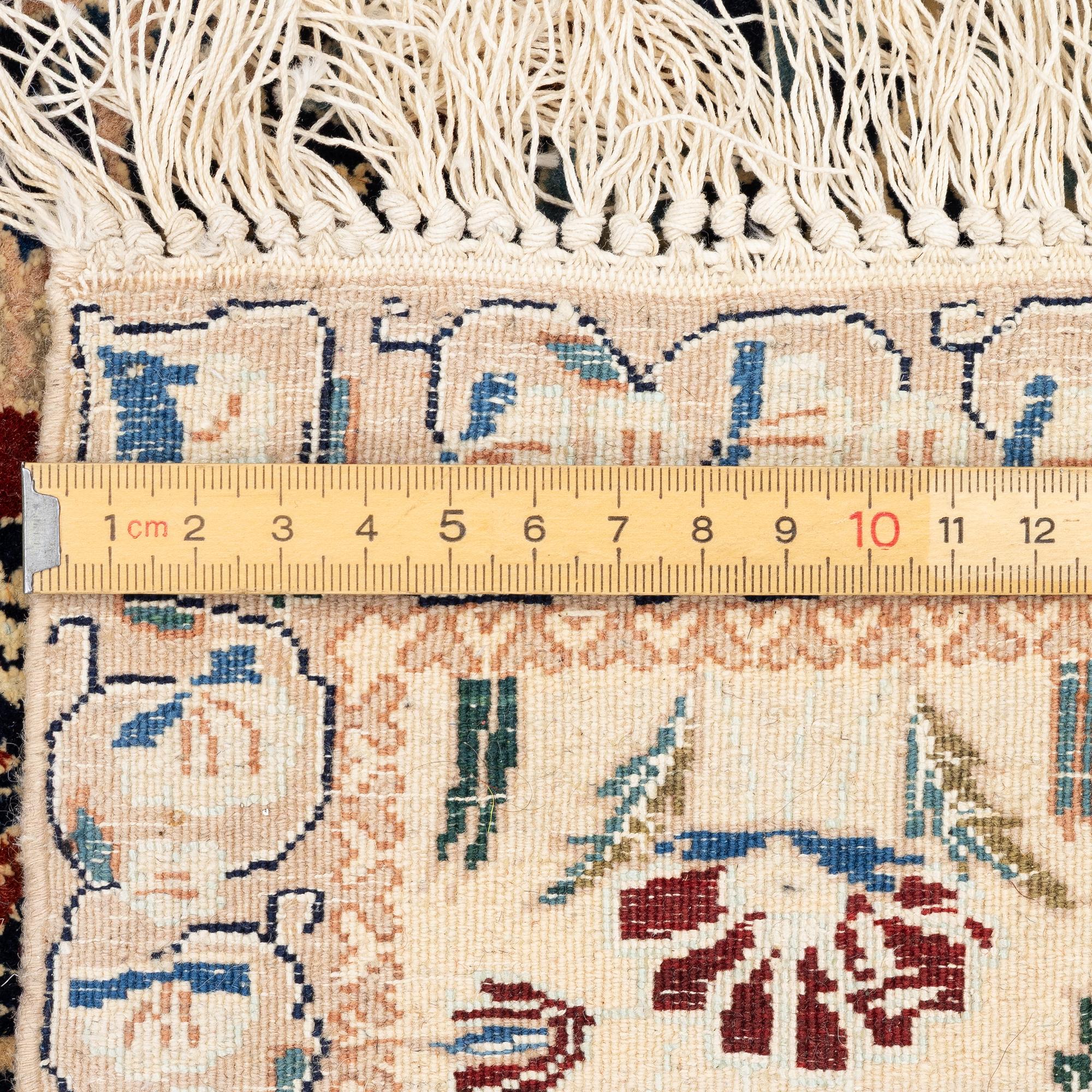 Rug, Nain, part silk, approx. 161 x 107 cm.