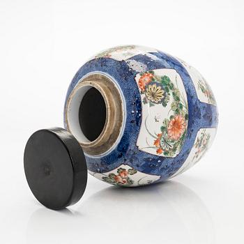 A Kangxi style porcelain urn, China, 20th century.