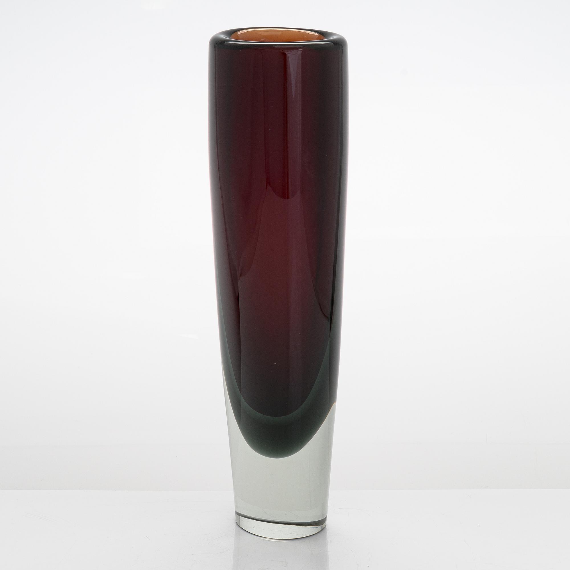 Kaj Franck, a 'KF 239' vase signed K. Franck Nuutajärvi Notsjö -63.