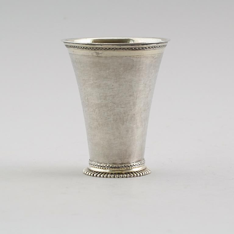 BÄGARE, silver, Lucas von der Hagen, Stockholm 1762. Vikt ca 131 gram.